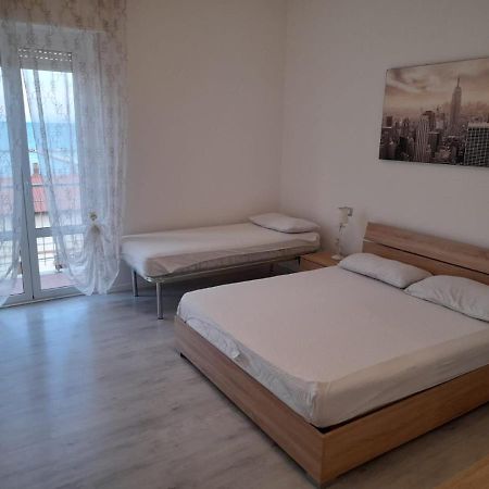 Appartamento Fronte Mare Falconara Marittima Exterior foto